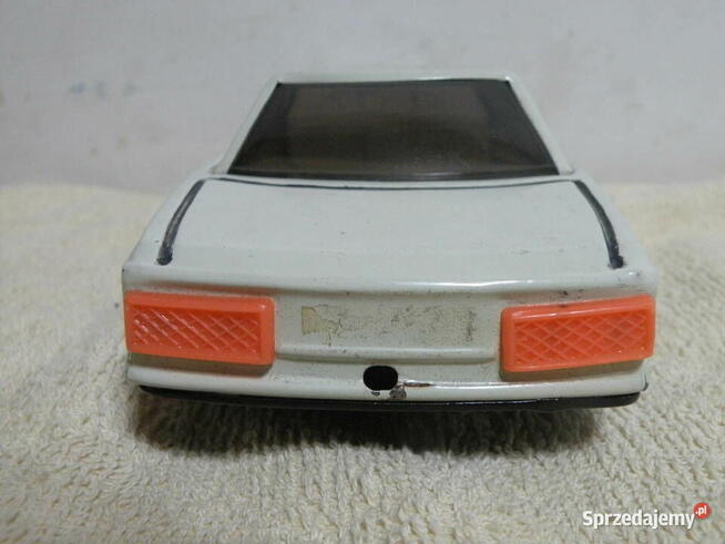 Samochód z PRL-u - Metalowy -