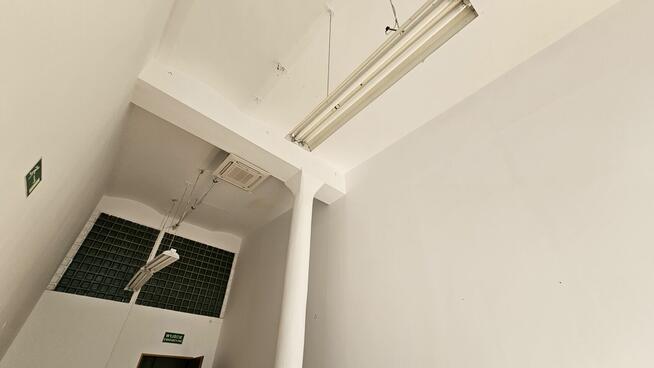 Do wynajęcia biuro 11.9 m2 na 2 piętrze Orląt Lwowskich