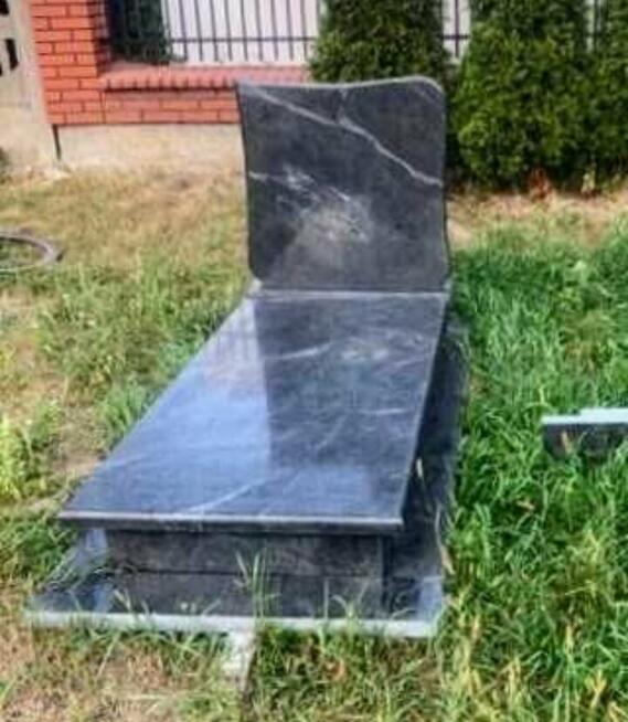 NOWY GRANITOWY NAGROBEK