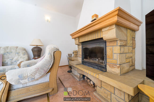 Rodzinny dom w zabudowie bliźniaczej - Chwalęcice