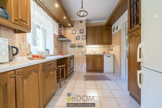 Rodzinny dom w zabudowie bliźniaczej - Chwalęcice