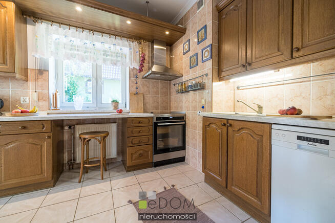 Rodzinny dom w zabudowie bliźniaczej - Chwalęcice