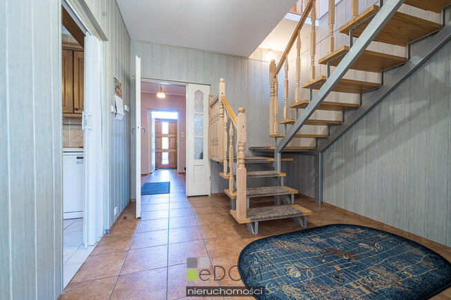 Rodzinny dom w zabudowie bliźniaczej - Chwalęcice