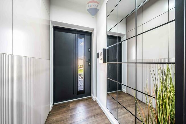 Całkowicie urządzony jak nowy dom Chomęcice