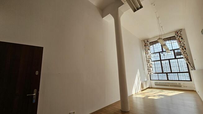 Do wynajęcia biuro 11.9 m2 na 2 piętrze Orląt Lwowskich