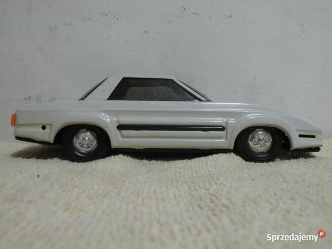 Samochód z PRL-u - Metalowy -