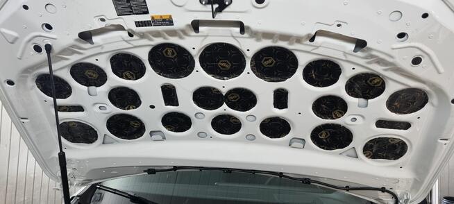 Wyciszanie samochodów - wygłuszanie drzwi, nadkoli, maski