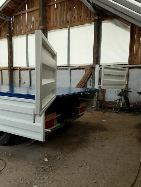 CIĘŻARÓWKA MERCEDES