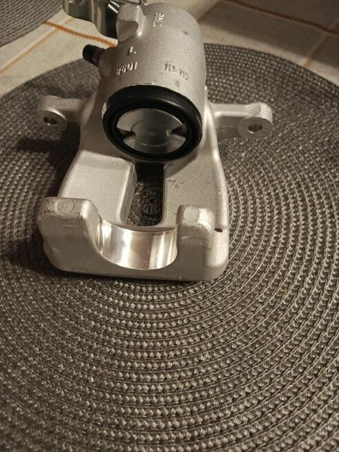 Zacisk hamulca ręcznego