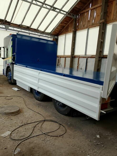 CIĘŻARÓWKA MERCEDES