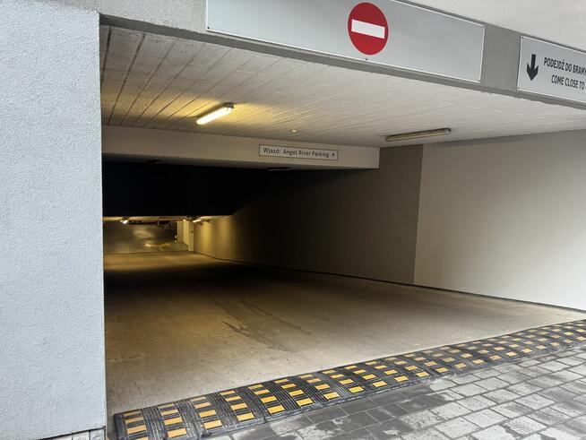 Parking AngelRiver ul. Walońska-Traugutta-Miernicza