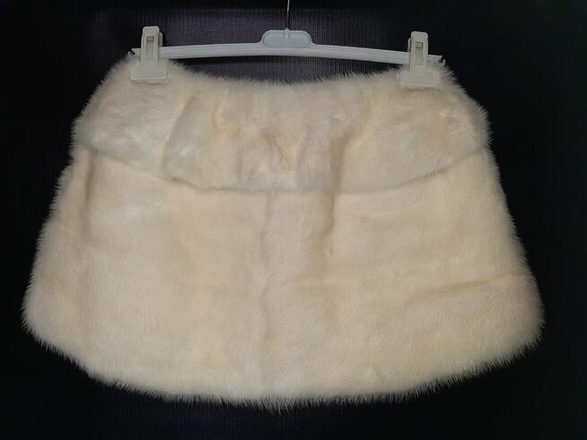 Saga Mink- etola z białych norek