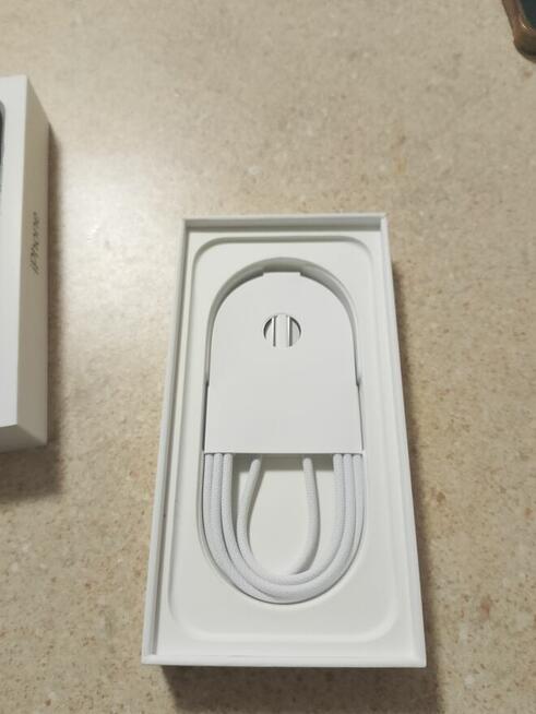 Sprzedam telefon iPhone 16