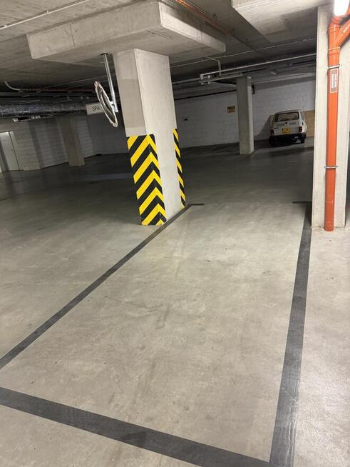 Parking AngelRiver ul. Walońska-Traugutta-Miernicza