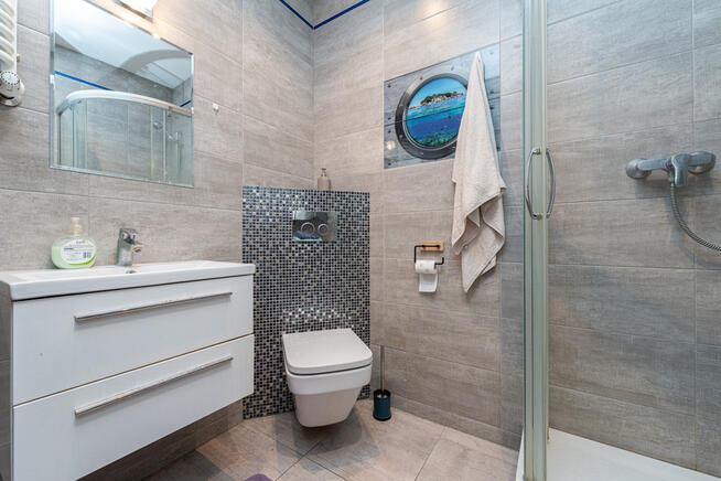 Okazja! 2 ustawne pokoje w topowej lokalizacji