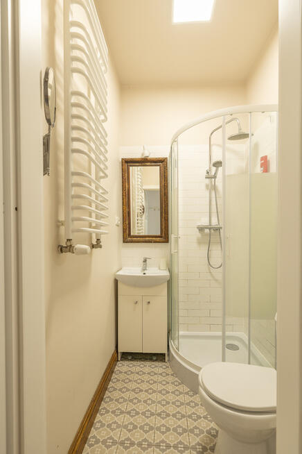 Stylowa kawalerka w kamienicy | Śródmieście