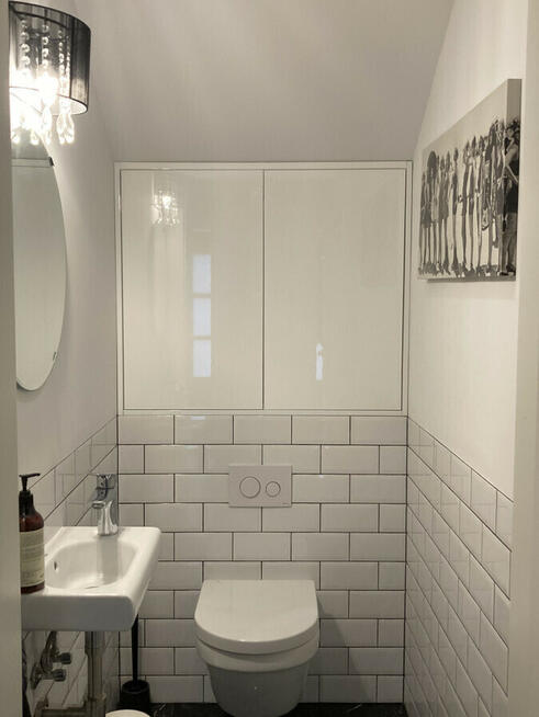 Duży dom z pokojem na parterze blisko lasu