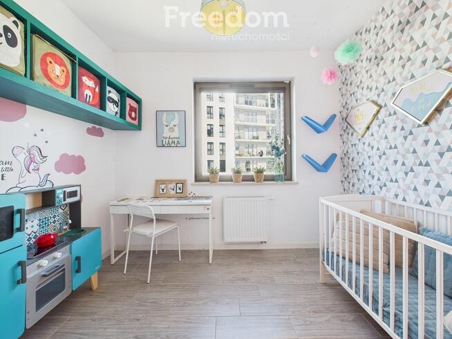 Jasne mieszkanie 4 pokoje z garderobą i balkonem