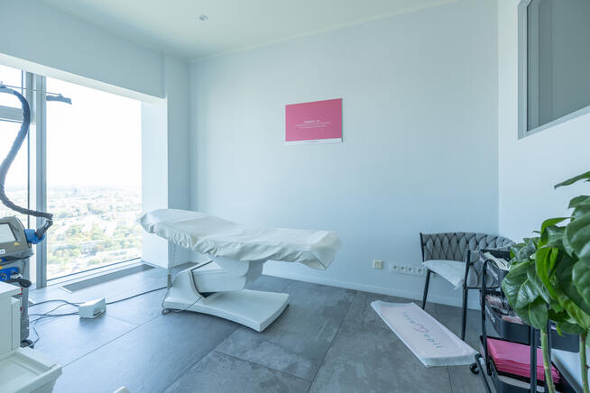 Lokal do wynajęcia- Sky Tower 28 piętro