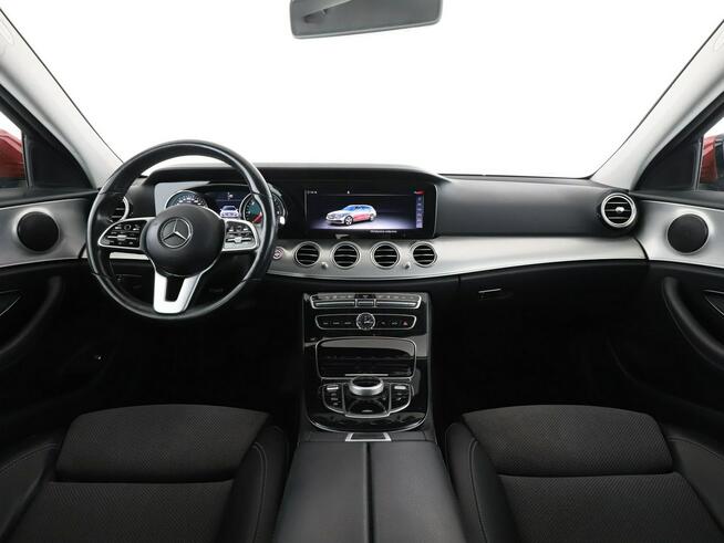 Mercedes E 220 FV23% Automat Navi Kamera cofania Klimatyzacja Podgrzewane fotele