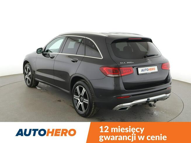 Mercedes GLC 300 FV23% PHEV 300e 4matic skóra grzane fotele PDC ACC LED panorama