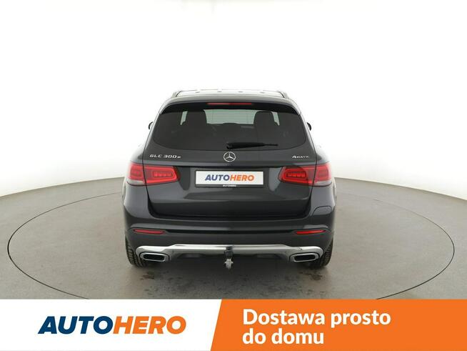 Mercedes GLC 300 FV23% PHEV 300e 4matic skóra grzane fotele PDC ACC LED panorama