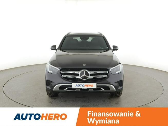 Mercedes GLC 300 FV23% PHEV 300e 4matic skóra grzane fotele PDC ACC LED panorama