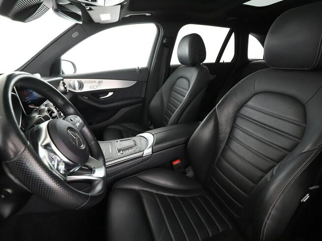 Mercedes GLC 300 FV23% PHEV 300e 4matic skóra grzane fotele PDC ACC LED panorama