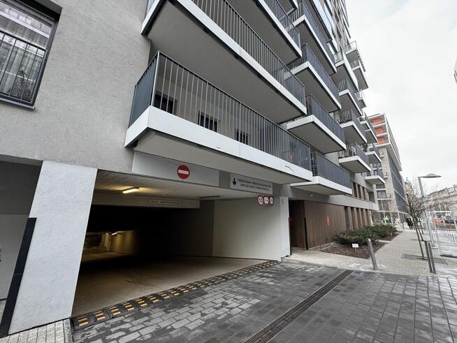 Parking AngelRiver ul. Walońska-Traugutta-Miernicza