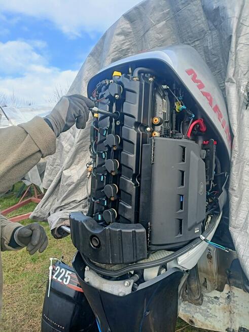 Silnik Merkury Verado 225 km 4 takt Zamienie .