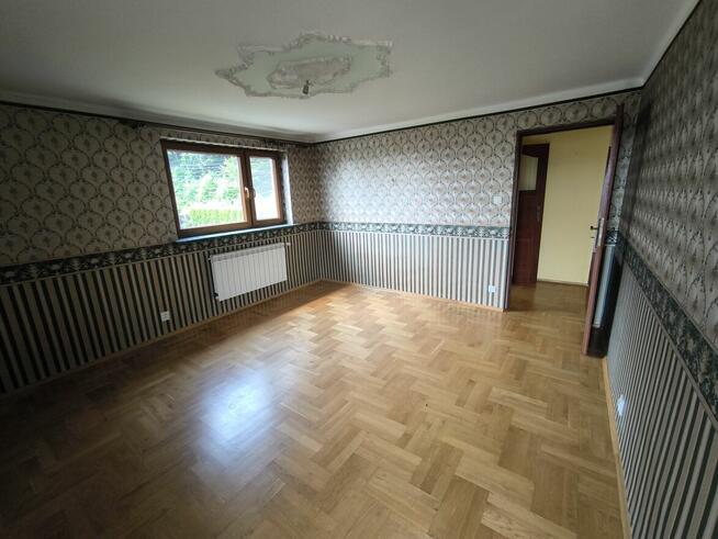 Dom pod lasem z widokiem na Nowy Sącz