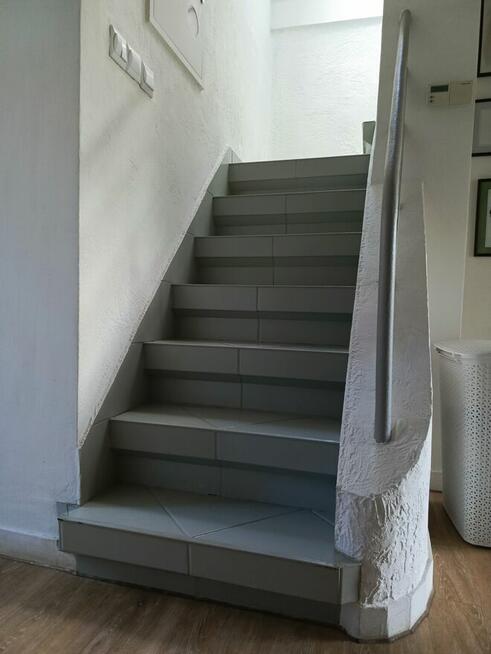 Dom, budynek gospodarczy i dwa garaże