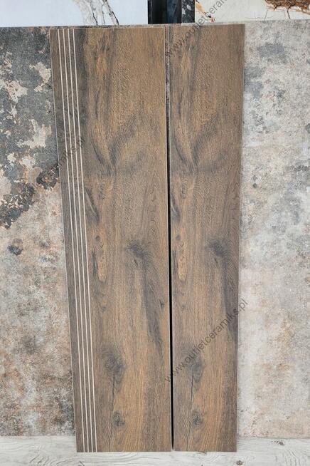 Stopnica na schody 120x30 drewnopodobna Guardian gat.1