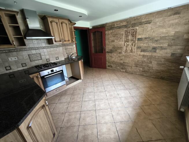 Dom pod lasem z widokiem na Nowy Sącz