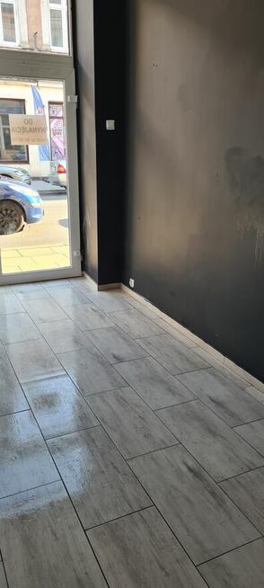 Lokal- front 16 m2 Centrum na sklep, usługi- 1000 zł