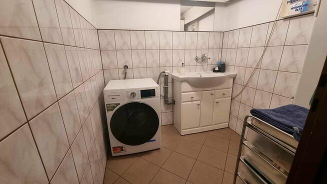 Zadbany dom w Cieszynie w dzielnicy Mnisztwo.