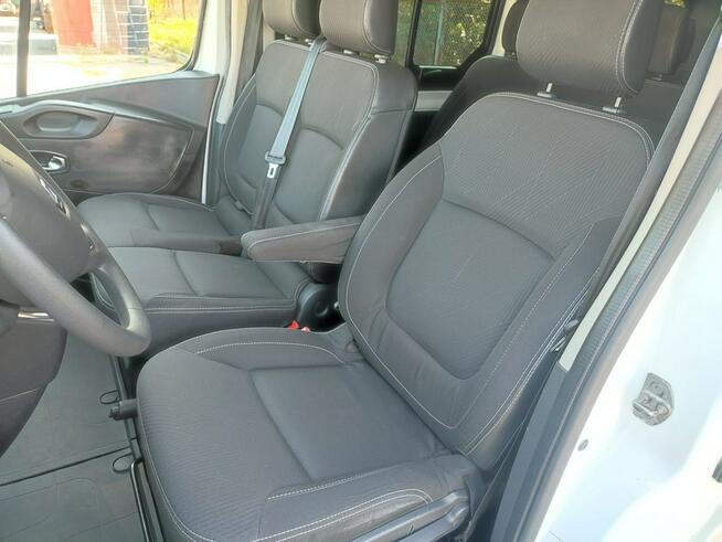 Renault Trafic 9osób fv23 automat