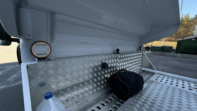 Peugeot Boxer Auto laweta 2.2 blu HDI Webasto klima kamera sypialnia wciągarka gwara