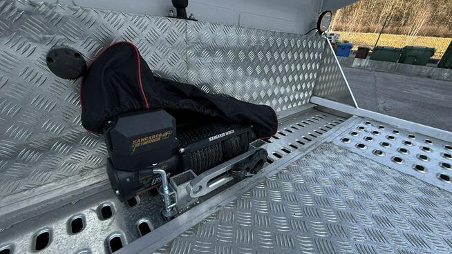 Peugeot Boxer Auto laweta 2.2 blu HDI Webasto klima kamera sypialnia wciągarka gwara