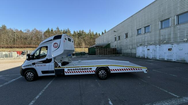 Peugeot Boxer Auto laweta 2.2 blu HDI Webasto klima kamera sypialnia wciągarka gwara