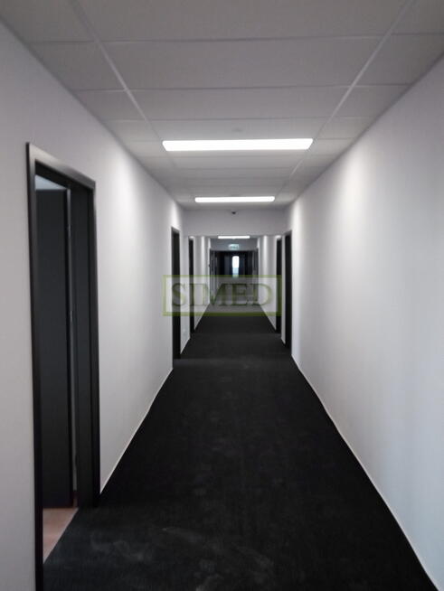 Dostęp 24h,ochrona , budynek pofabryczny ,wys.4,5m