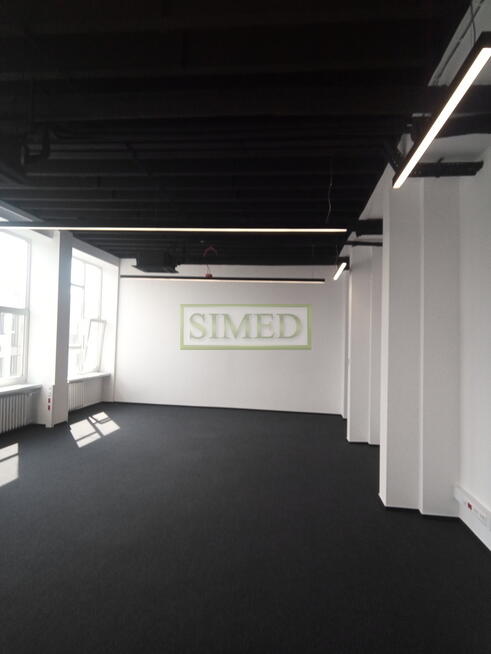 Dostęp 24h,ochrona , budynek pofabryczny ,wys.4,5m