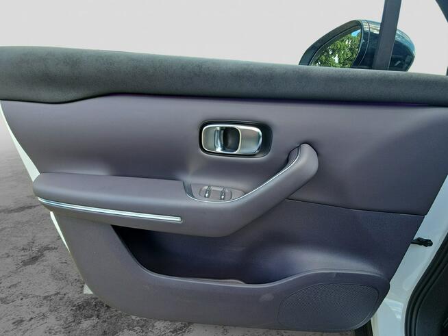 Leapmotor C10 Reev C10 hybryda plug-in , napęd elektryczny wersja Design