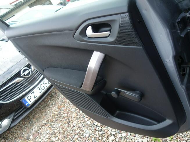 Peugeot 2008 2015r 1.2 benzyna 82km bezwypadkowy klima niski przebieg