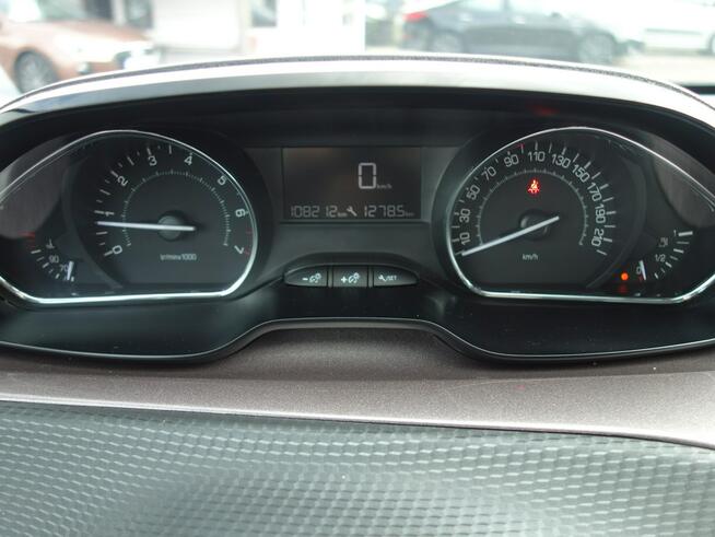 Peugeot 2008 2015r 1.2 benzyna 82km bezwypadkowy klima niski przebieg