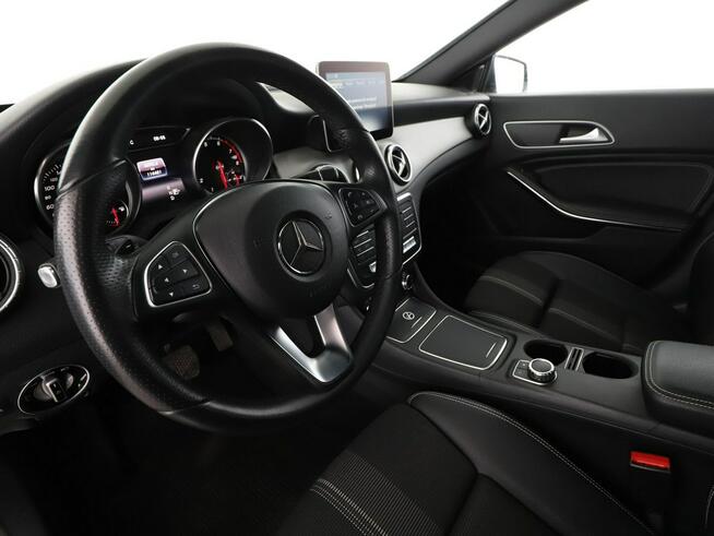 Mercedes CLA 200 Automat Navi Czujniki parkowania Klimatyzacja podgrzewane fotele