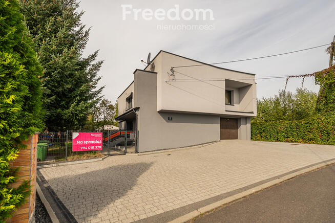 Wolnostojący dom dla dwóch rodzin