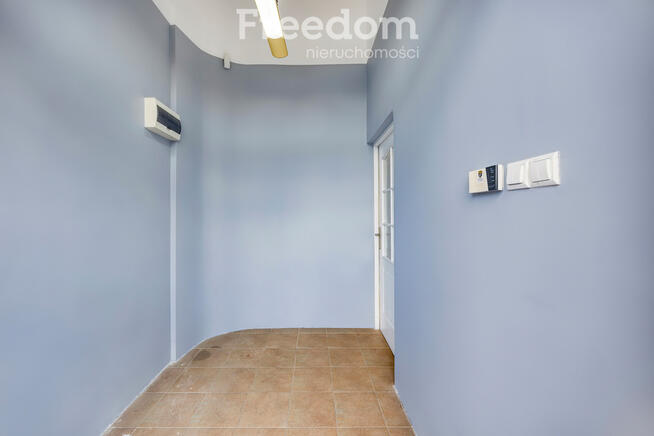 Lokal w centrum z dużą witryną 77 m2