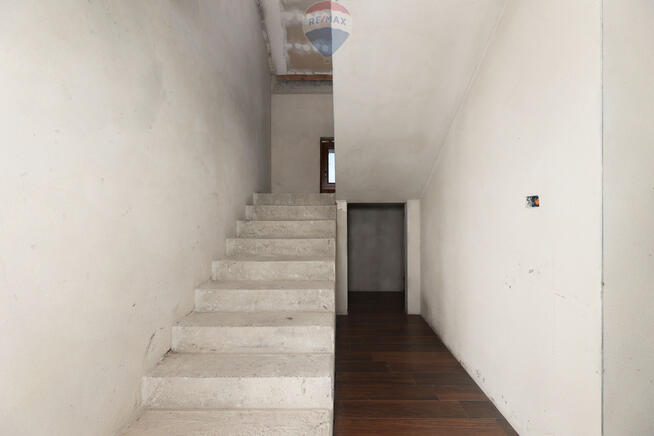 Dom z poddaszem użytkowym 175m2