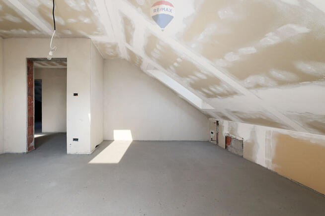 Dom z poddaszem użytkowym 175m2